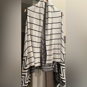 White/black sweater vest